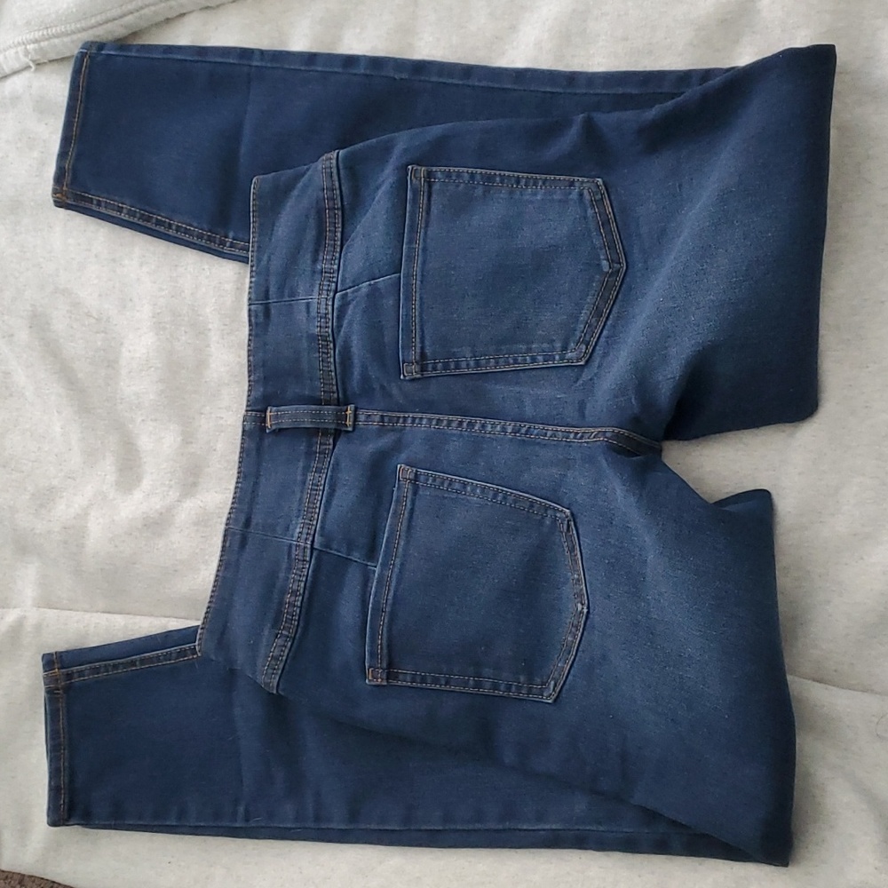 Jeans - Picture 2 of 5